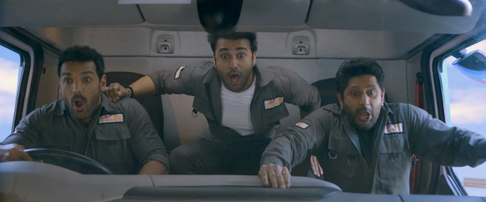 Pagalpanti (2019) Hindi Movie 720p HDRip x264 [1.1GB]